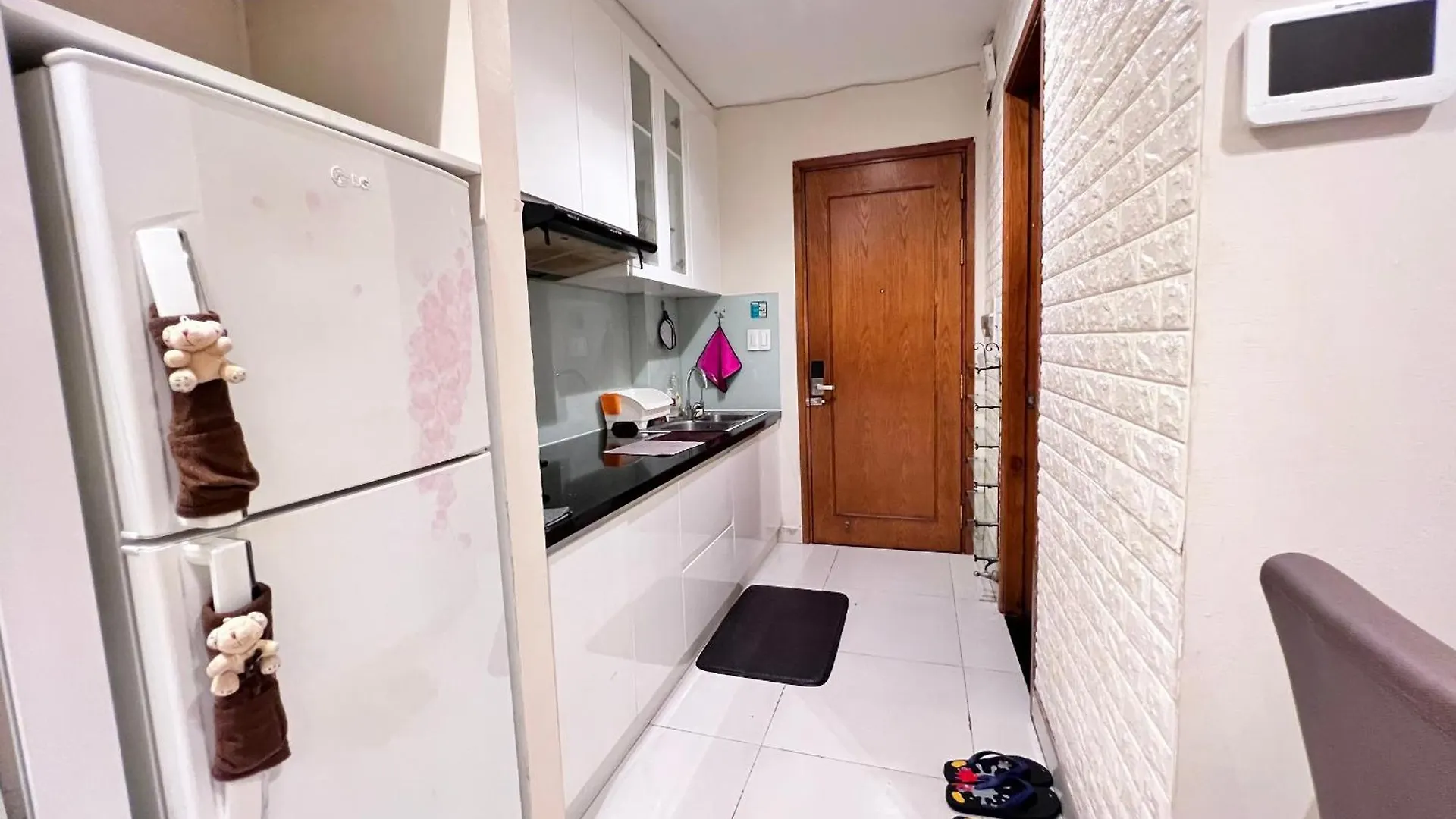 Apartment Sky Center Thap A Gan San Bay Tan Son Nhat Ho Chi Minh City