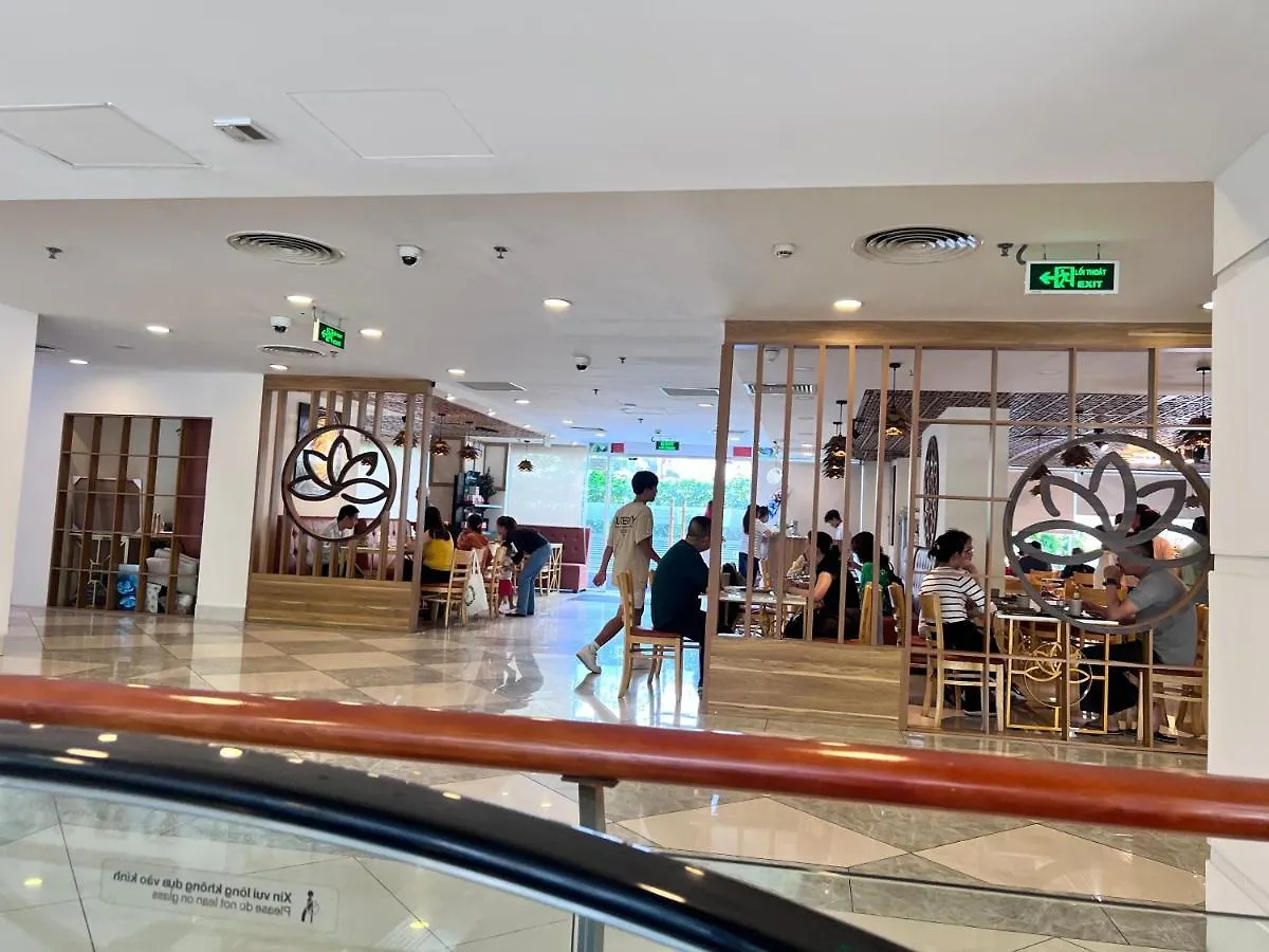 Apartment Sky Center Thap A Gan San Bay Tan Son Nhat Ho Chi Minh City